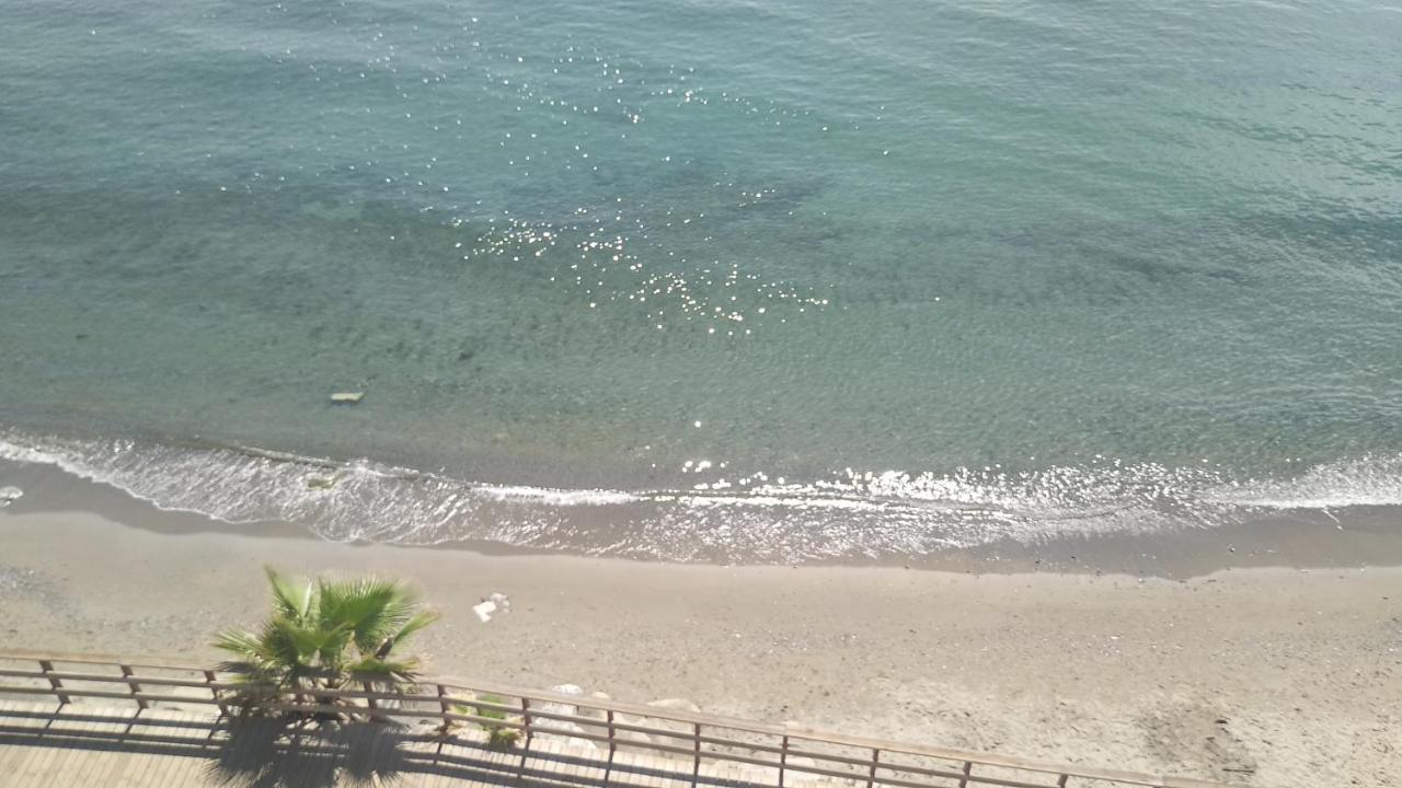 Apartamento Casa Cachita-En 1ª línea de playa Estepona Exterior foto