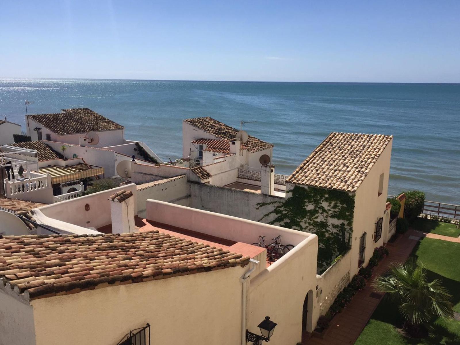 Apartamento Casa Cachita-En 1ª línea de playa Estepona Exterior foto